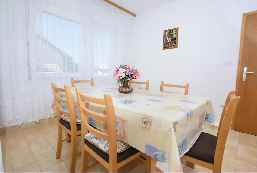 Apartment 2Min Walk To The Beach , Large Seaview Terraces 2 Apts, Bbq, Parking Kastela