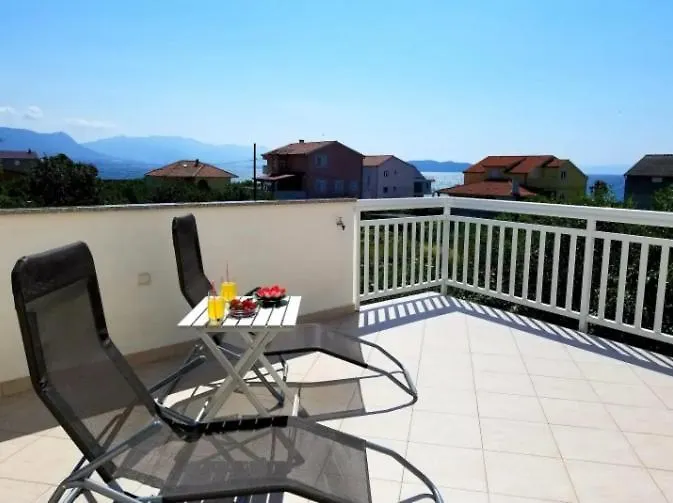 2Min Walk To The Beach , Large Seaview Terraces 2 Apts, Bbq, Parking Kastela