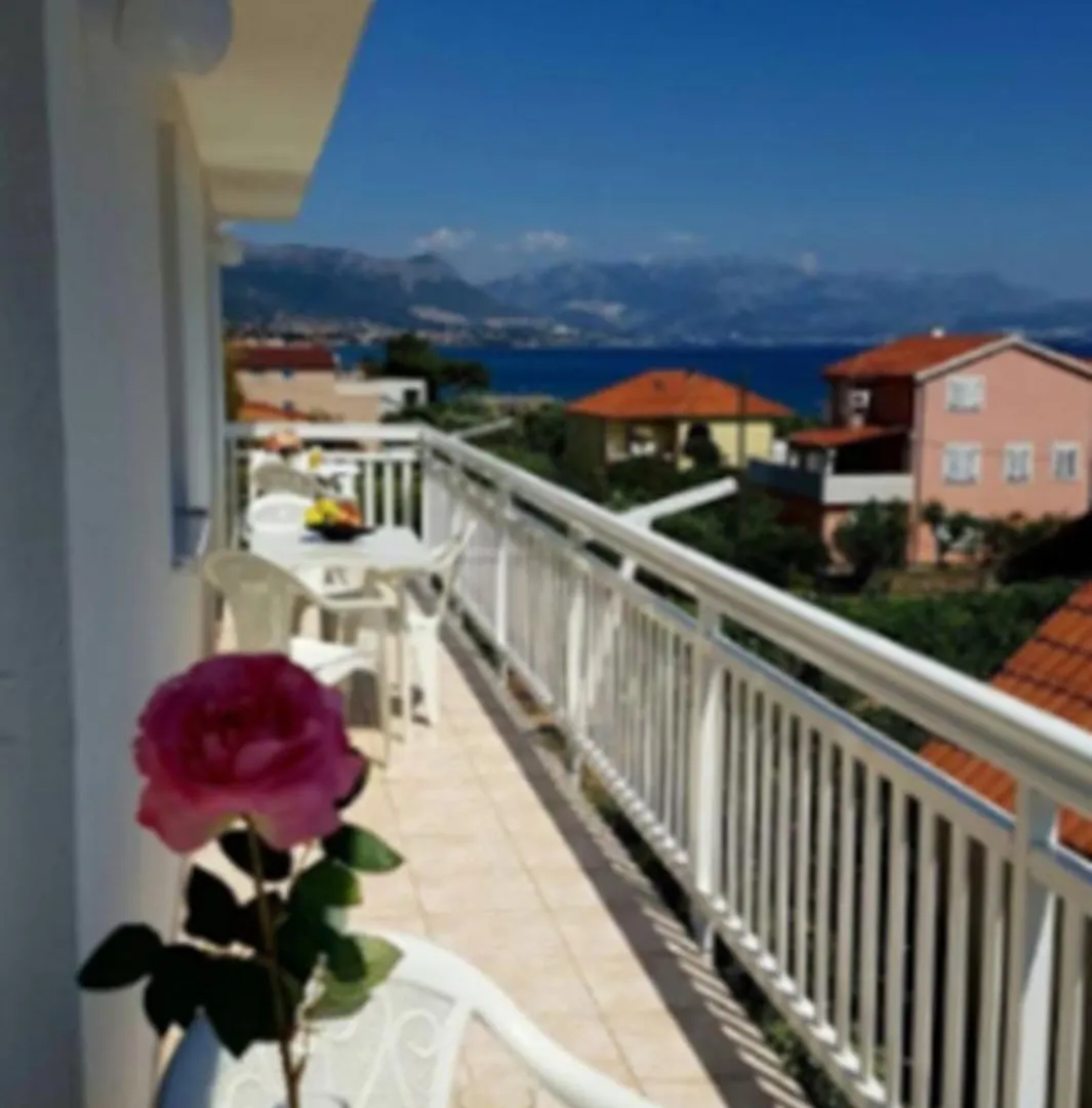 2Min Walk To The Beach , Large Seaview Terraces 2 Apts, Bbq, Parking Kastela Apartment