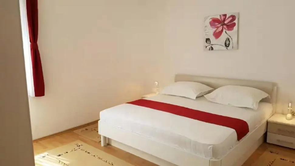 2Min Walk To The Beach , Large Seaview Terraces 2 Apts, Bbq, Parking Kastela 0*,