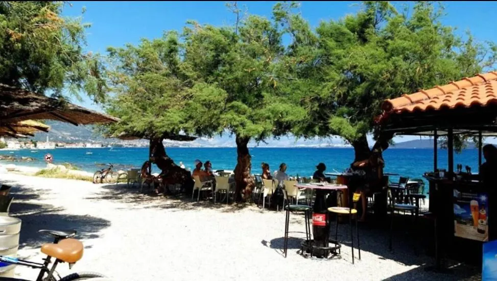 Apartment 2Min Walk To The Beach , Large Seaview Terraces 2 Apts, Bbq, Parking Kastela