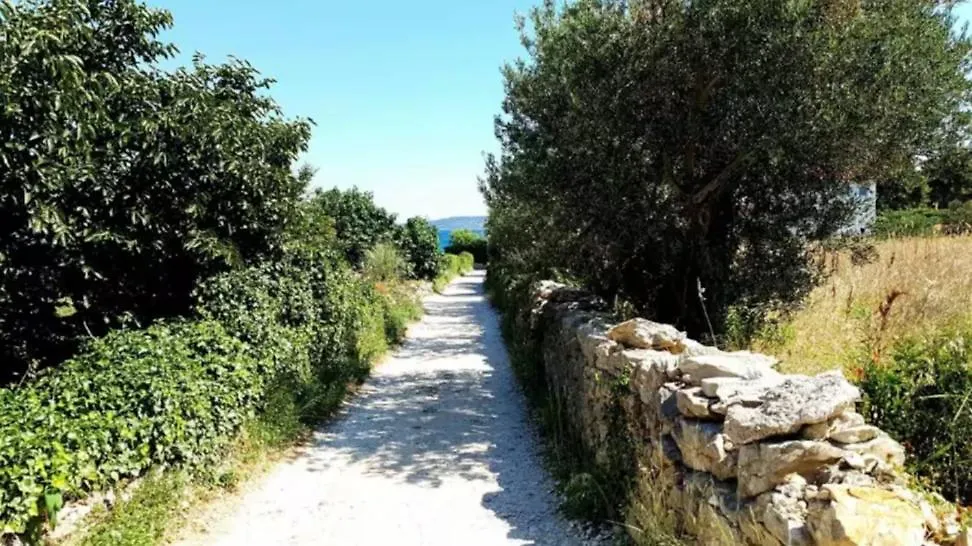 2Min Walk To The Beach , Large Seaview Terraces 2 Apts, Bbq, Parking Kastela 0*,