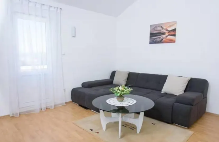 2Min Walk To The Beach , Large Seaview Terraces 2 Apts, Bbq, Parking Kastela Apartment