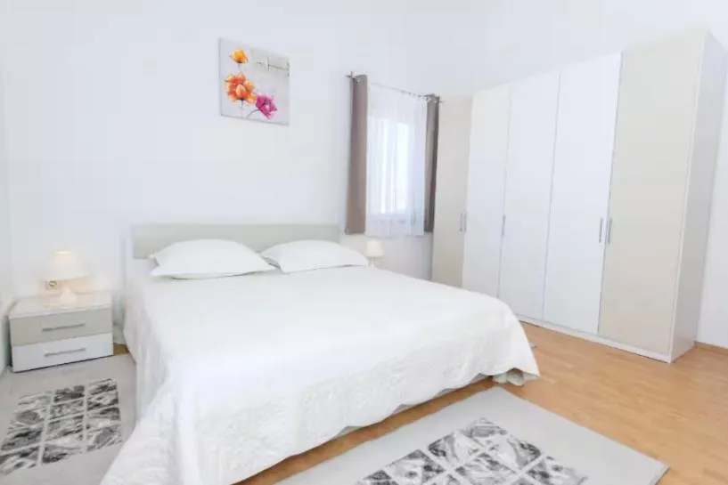Apartment 2Min Walk To The Beach , Large Seaview Terraces 2 Apts, Bbq, Parking Kastela Croatia