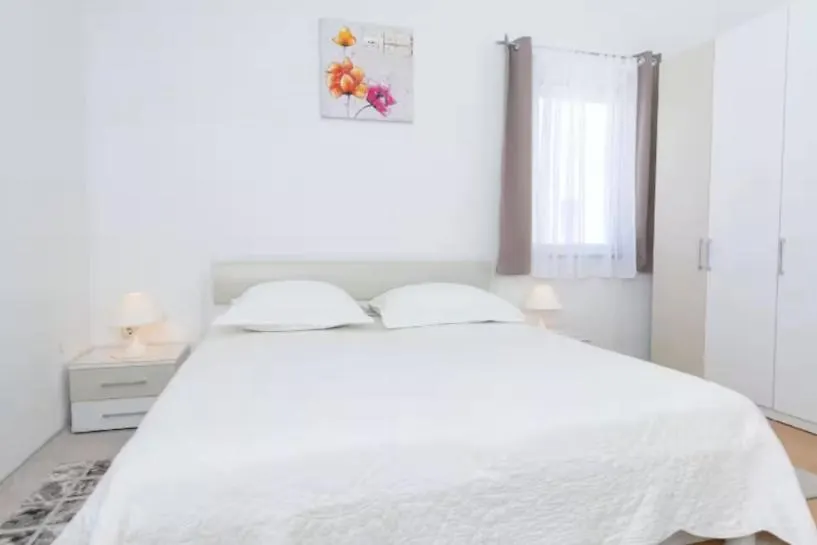 2Min Walk To The Beach , Large Seaview Terraces 2 Apts, Bbq, Parking Kastela Croatia