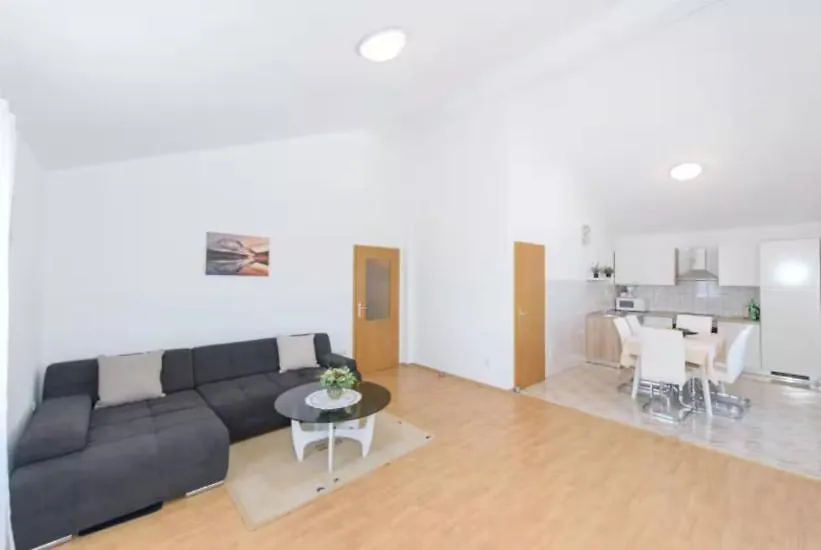 2Min Walk To The Beach , Large Seaview Terraces 2 Apts, Bbq, Parking Kastela Croatia